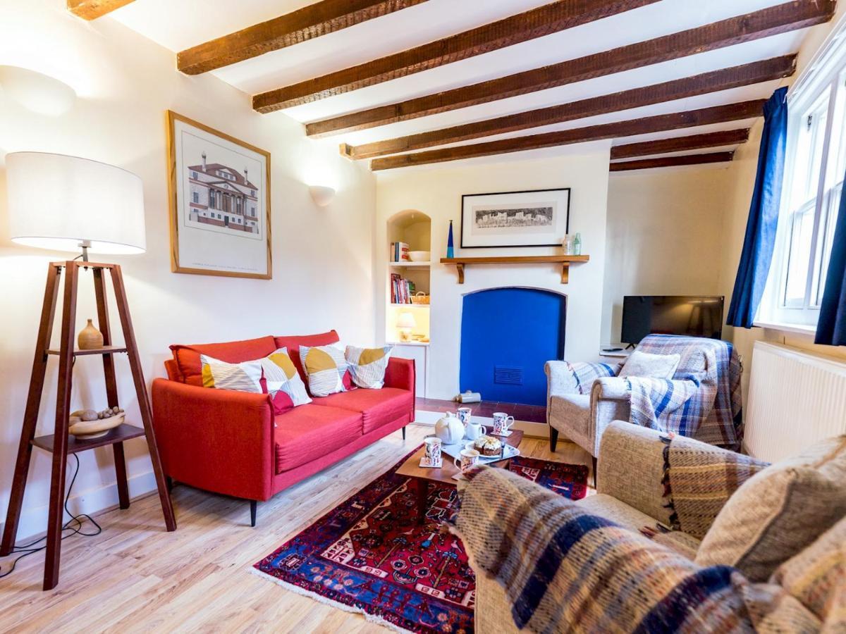Pass The Keys Cosy 2 Bedroom Victorian Cottage Ludlow Bagian luar foto