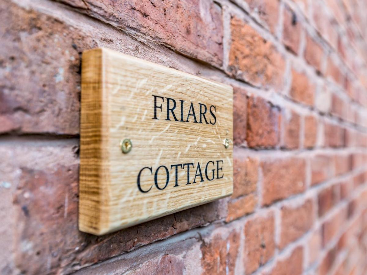Pass The Keys Cosy 2 Bedroom Victorian Cottage Ludlow Bagian luar foto