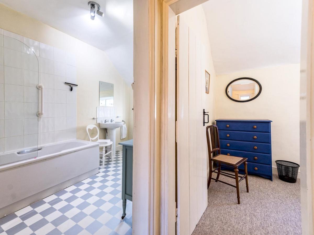 Pass The Keys Cosy 2 Bedroom Victorian Cottage Ludlow Bagian luar foto